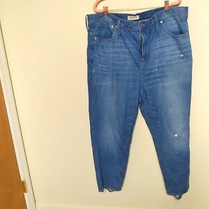 Madewell Light Wash Classic Straight Leg Step Hem Lightly Distressed Jeans 35